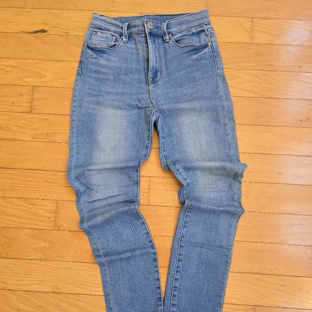 BDG | Twig light wash denim high waisted skinny jeans | WMS 26"